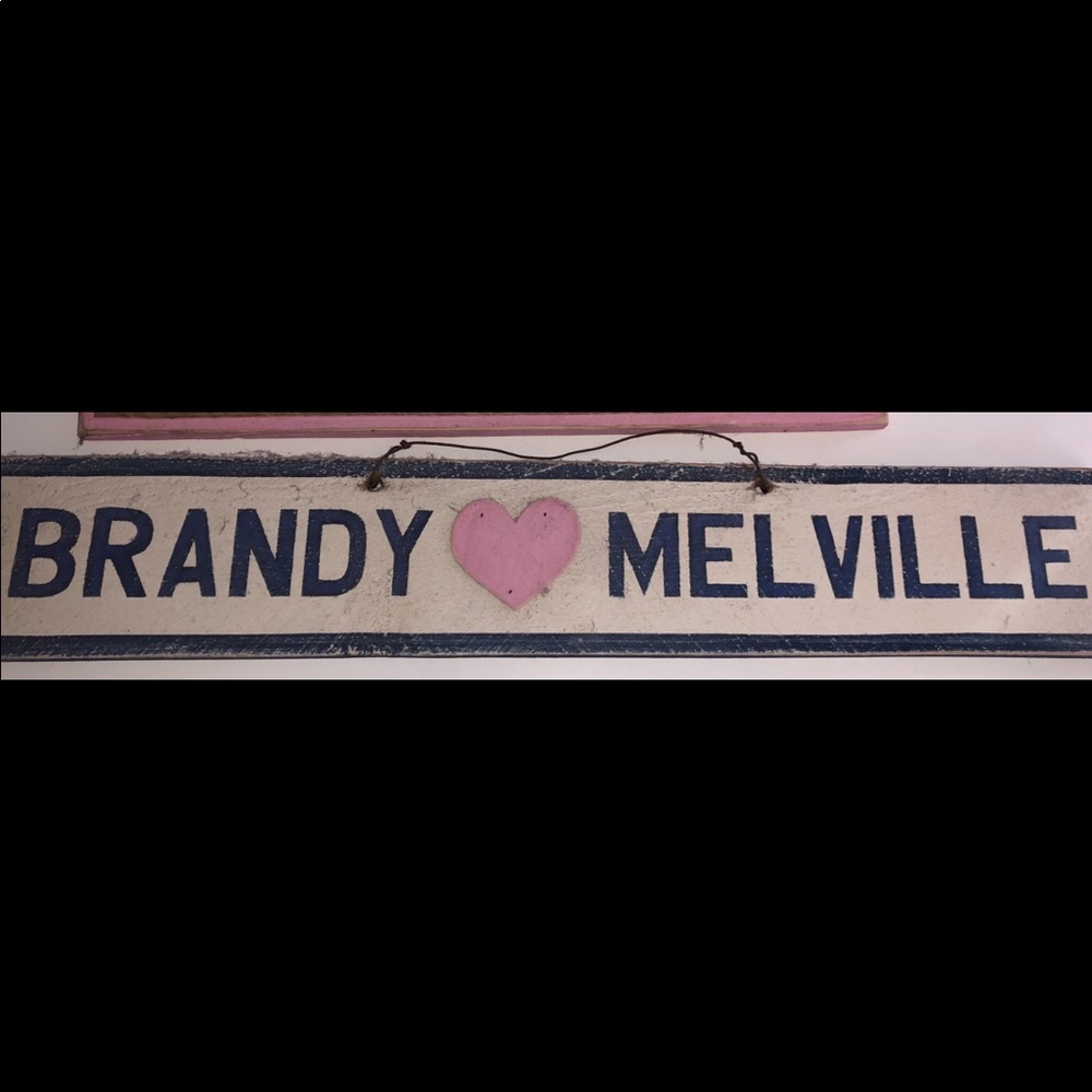 Brandy Melville sign